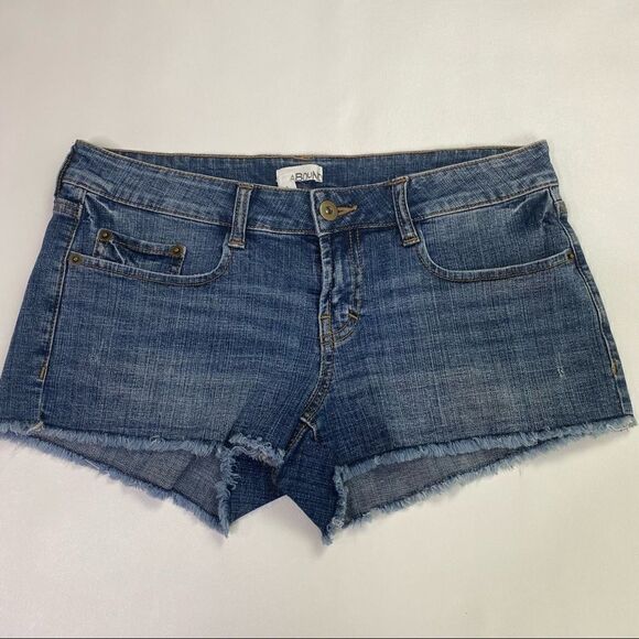 Abound | Mid-Rise Denim Stretch Shorts Size 5 - Picture 1 of 4